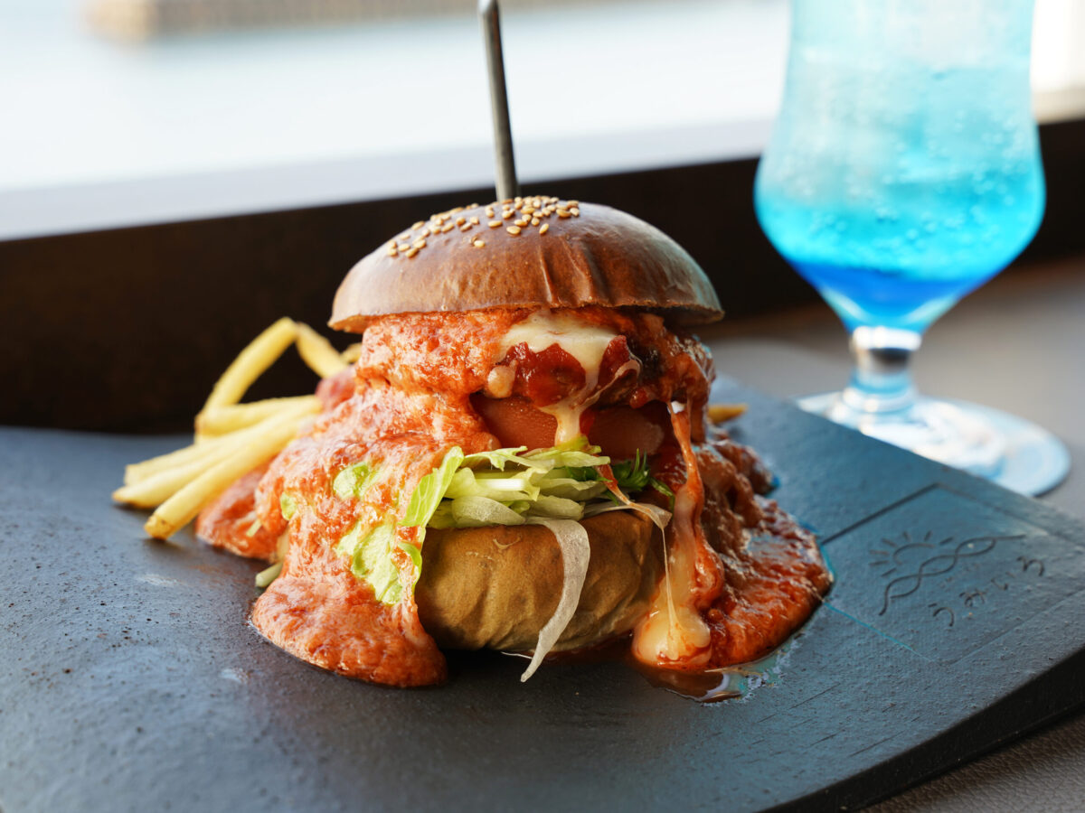 瀬戸内海の絶景と絶品ハンバーガー！海が見える特等席カフェ『うみいろ』