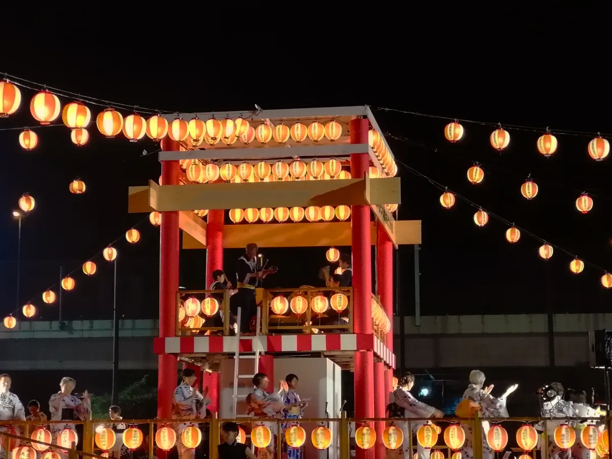 夜空を彩る盆踊りと夜市！新居浜市8月のディープなローカル夏祭りまとめ
